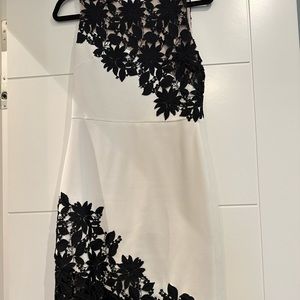 Women’s Black and White floral shift dress